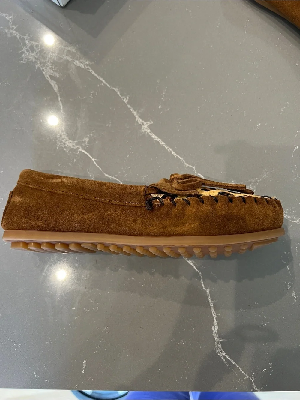 NIB Minnetonka KIDS Suede Moccasins with Leopard Haircalf Accent DUSTY BROWN